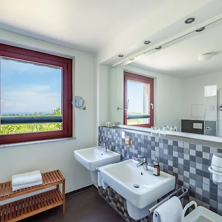 Eagle Mit Ostseeblick - Haus Fore Zu Schloss Ranzow Apartamento